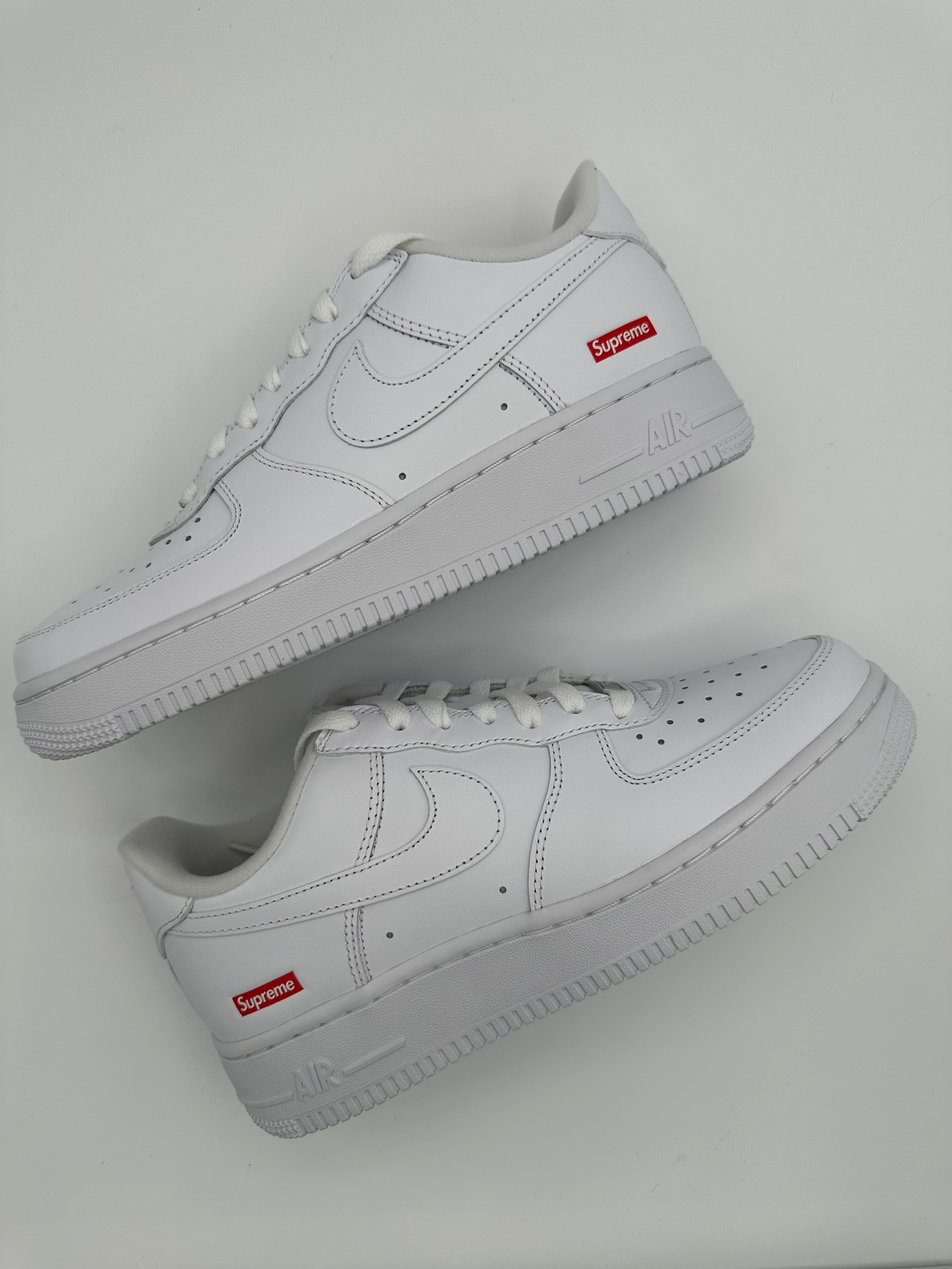 Nike Air Force 1 Low Supreme White